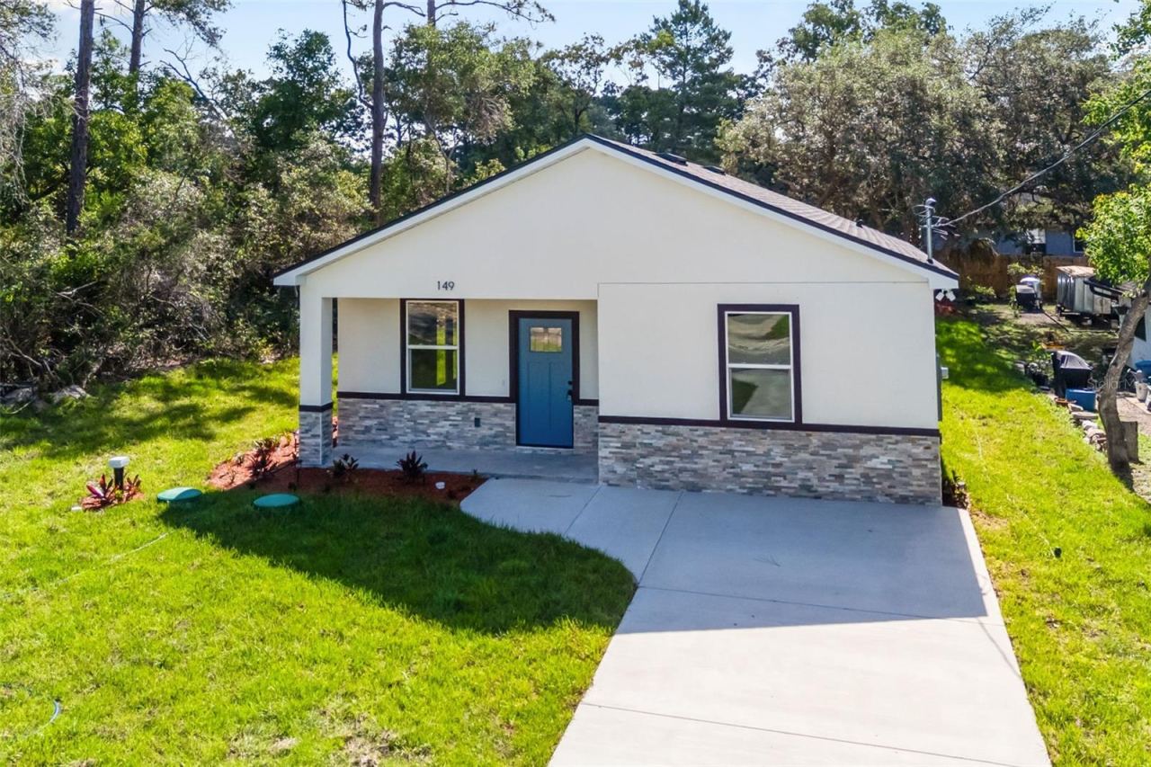 149 Hickory Ave, Orange City, FL 32763