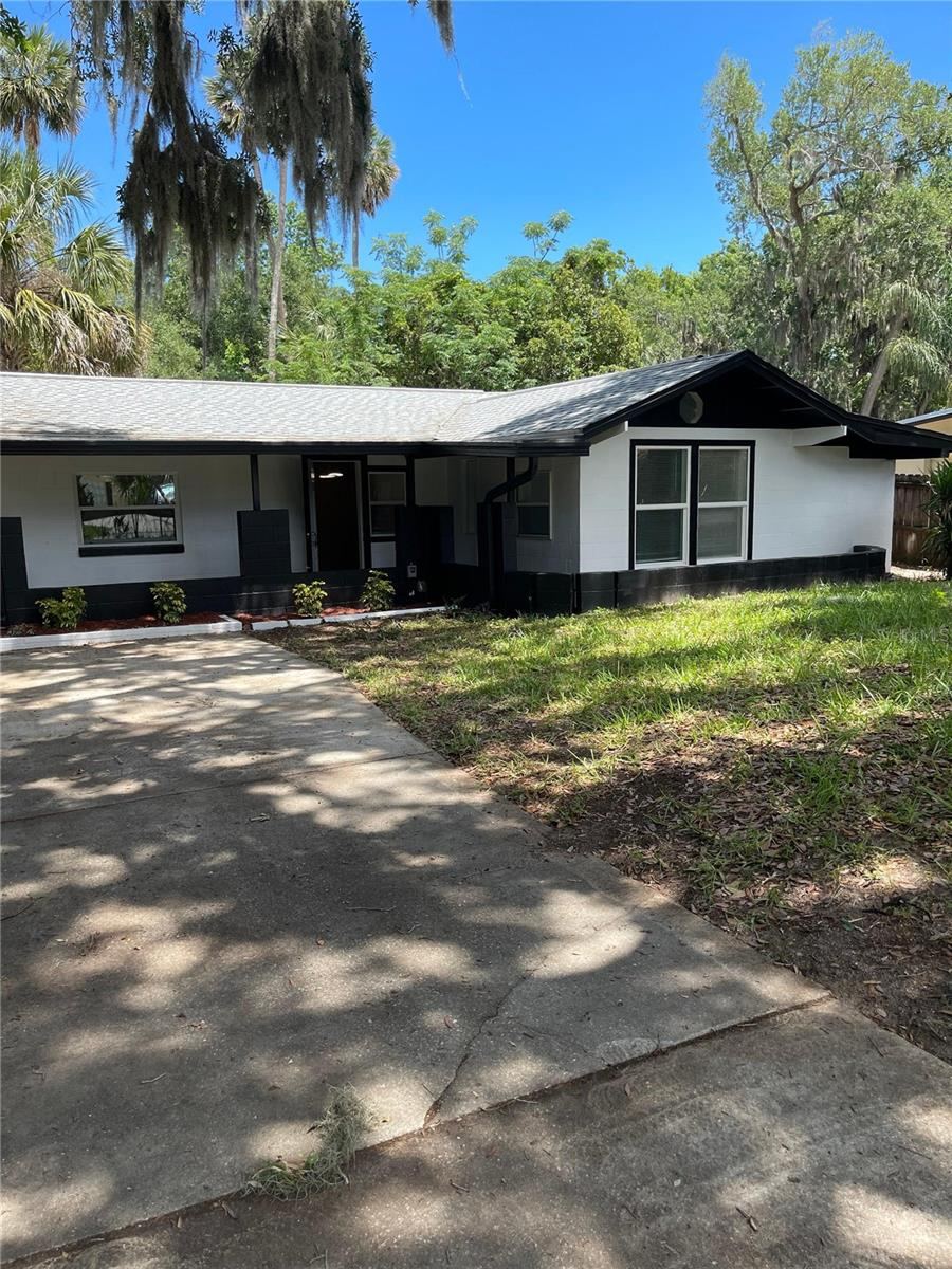 Photo 3 of 1139 Woodside Dr, Daytona Beach, FL 32117