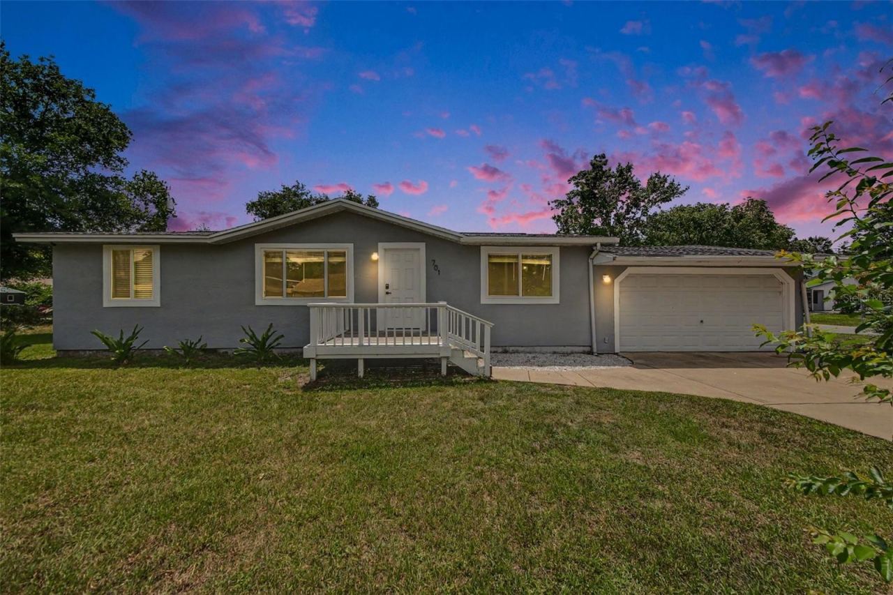 701 E Woodland St, Bunnell, FL 32110