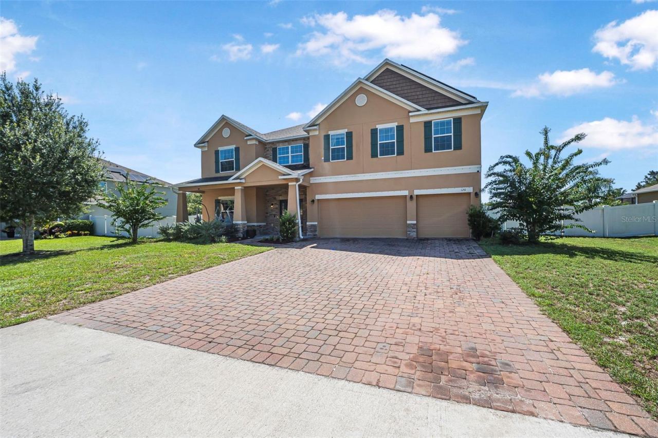 Photo 2 of 120 Los Arbor Dr, Deland, FL 32724