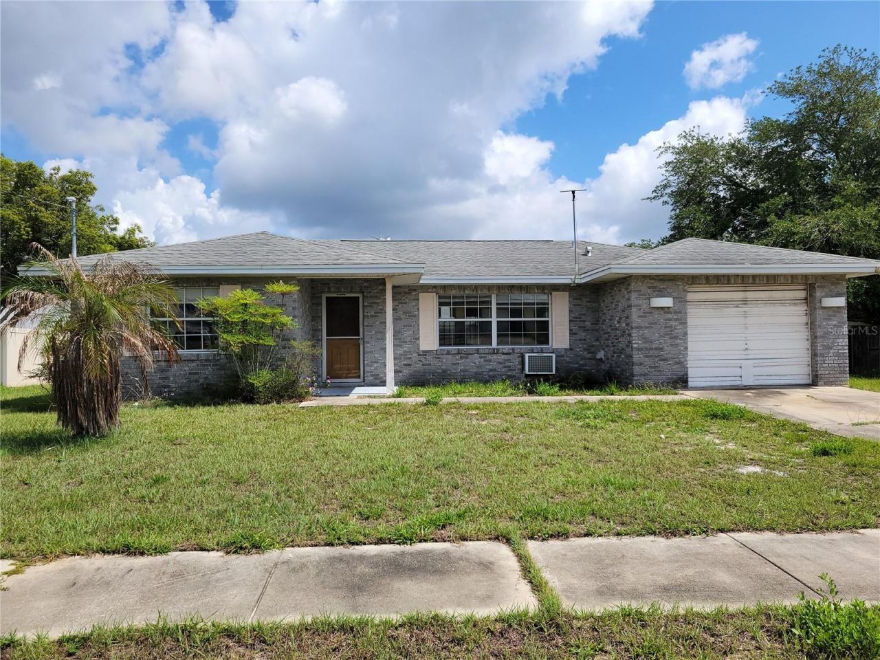 765 Highland Dr, Orange City