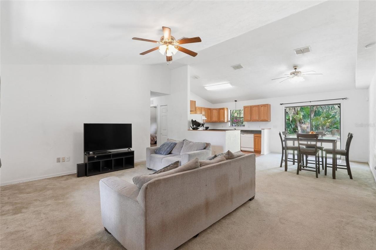 Photo 3 of 173 Little Orange Lake Dr, Hawthorne, FL 32640