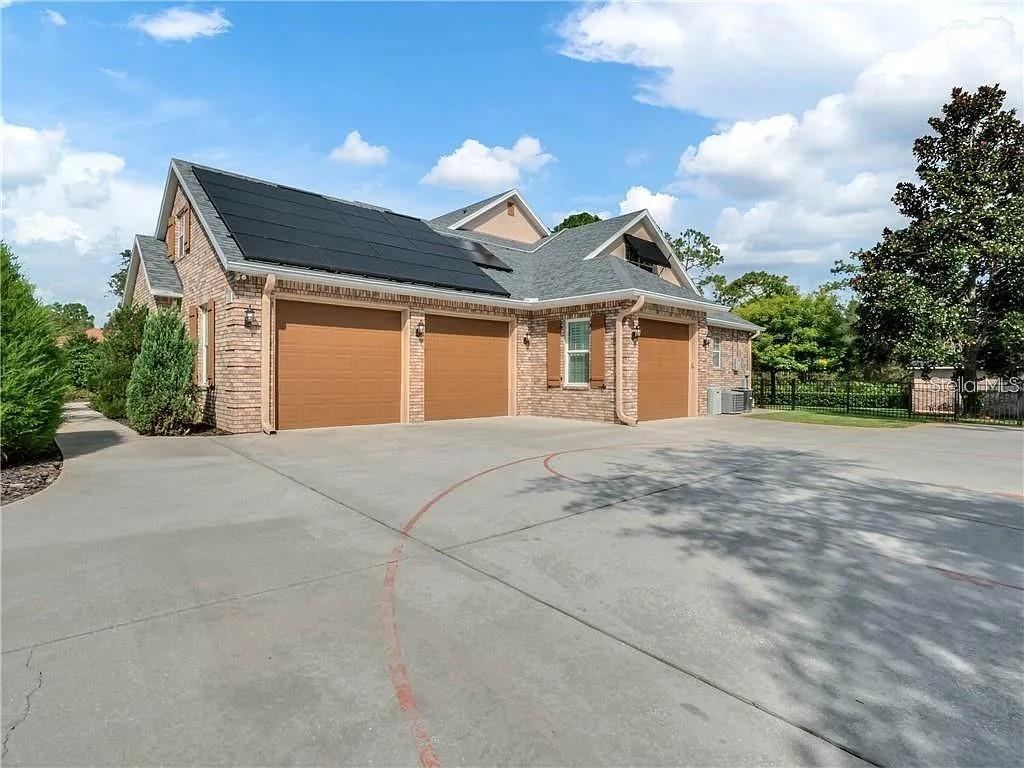 Photo 3 of 2660 Winnemissett Oaks Dr, Deland, FL 32724