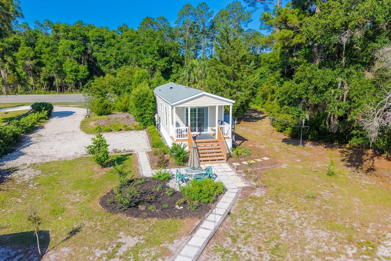 Photo 3 of 588 S County Road 21, Hawthorne, FL 32640