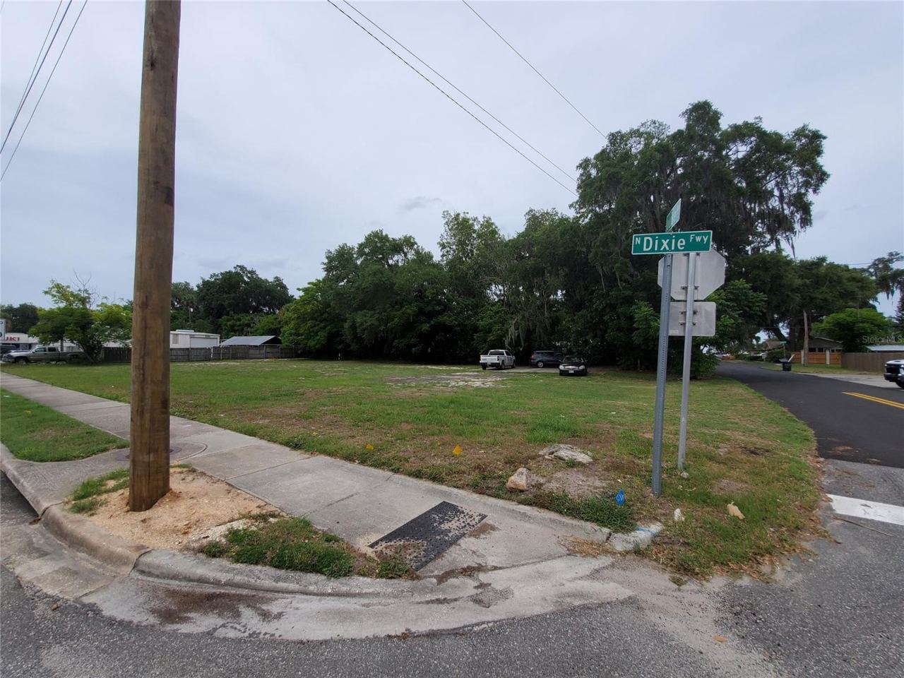 Photo 3 of 903 N Dixie Fwy, New Smyrna Beach, FL 32168