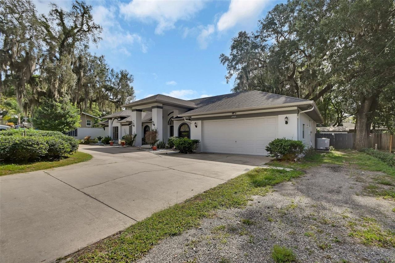 Photo 3 of 2465 Royal Rd, Deland, FL 32724