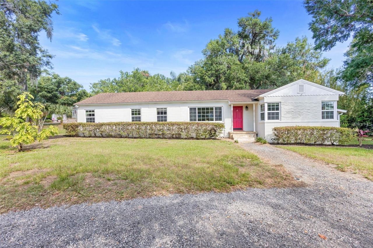 611 N Garfield Ave, Deland, FL 32724