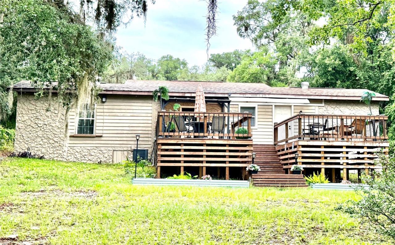Photo 3 of 208 Ashley St, Hawthorne, FL 32640