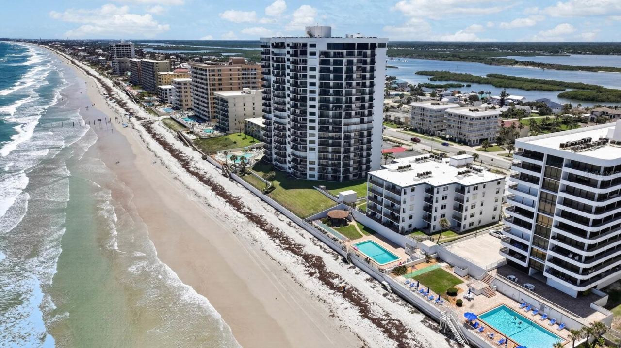 Photo 3 of 3747 S Atlantic Ave #2020, Daytona Beach, FL 32118