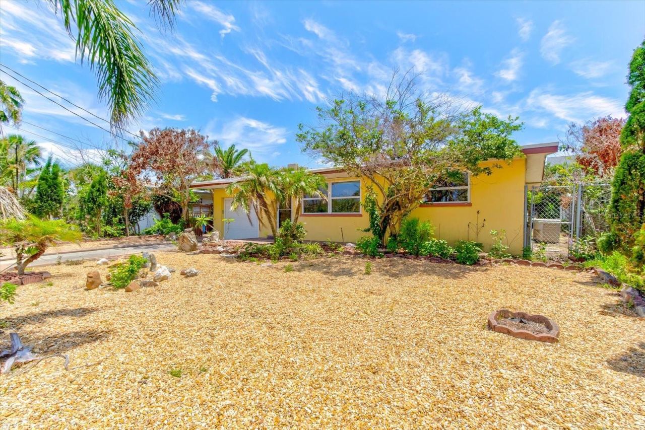 Photo 2 of 3841 Cardinal Blvd, Port Orange, FL 32127