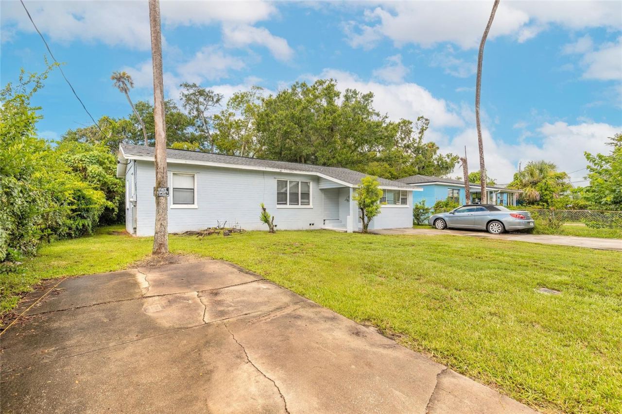 Photo 3 of 730 Flanders Ave, Daytona Beach, FL 32114