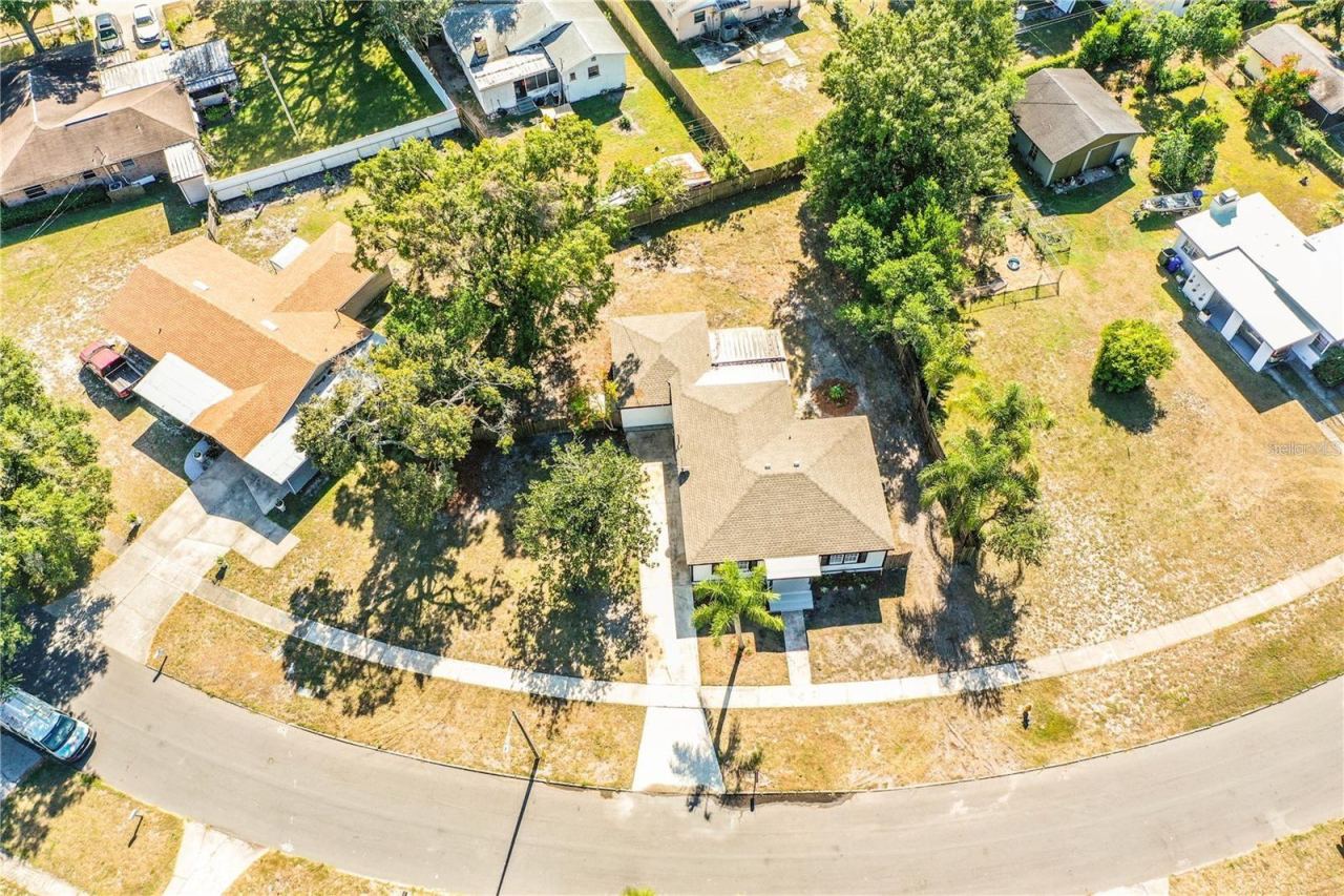 Photo 3 of 1851 E Elm Rd, Lakeland, FL 33801