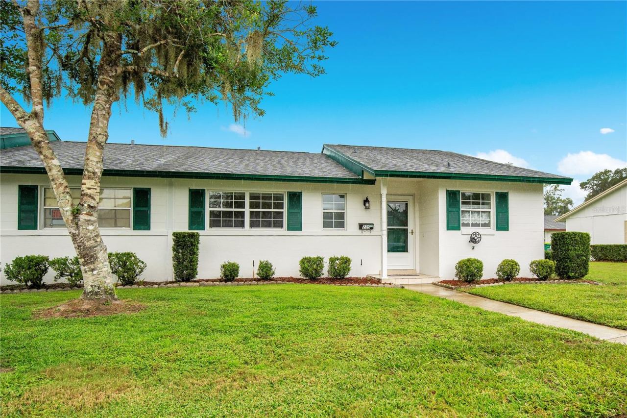 Photo 3 of 239 N Hill Ave #110, Deland, FL 32724