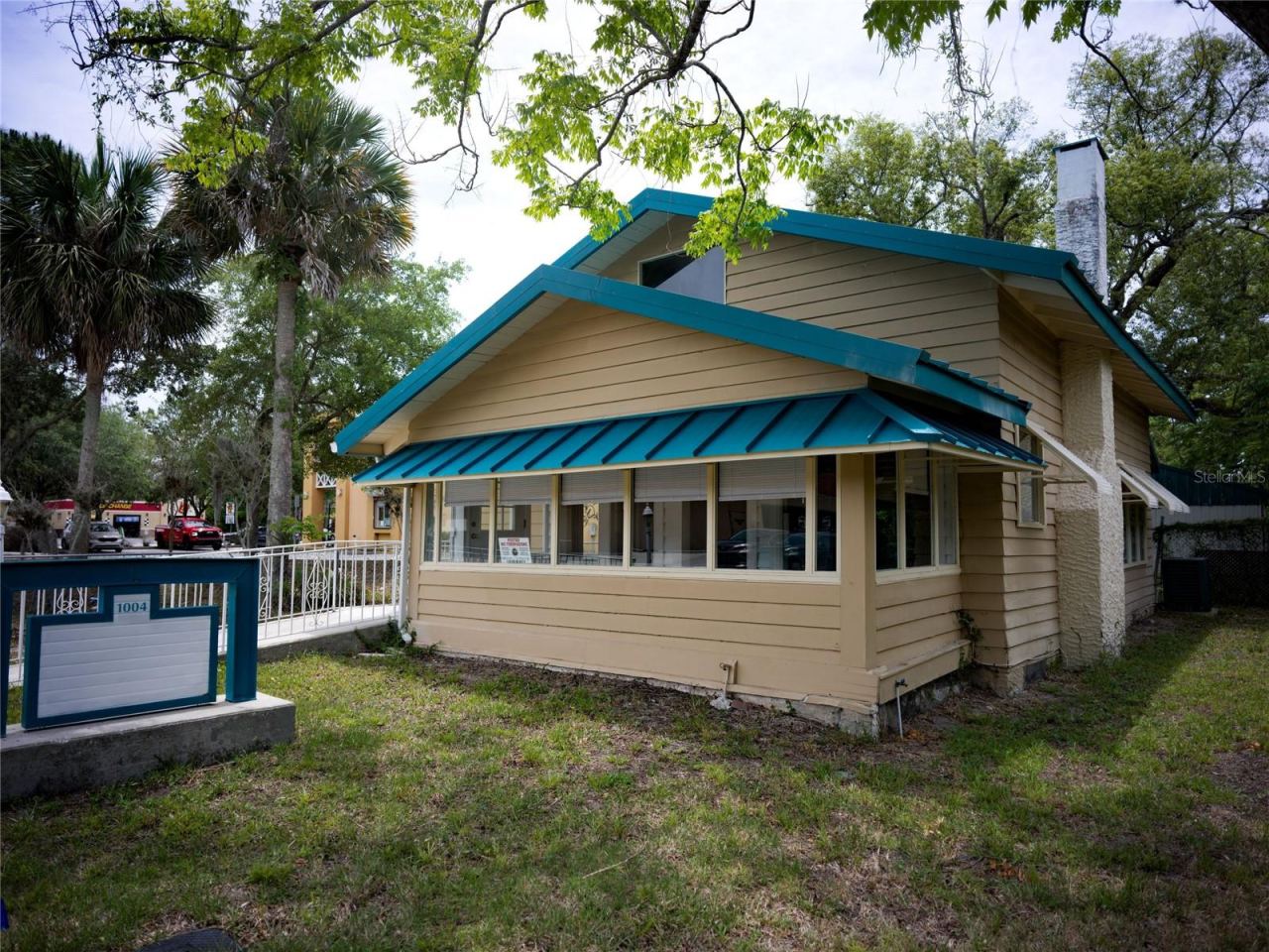 Photo 3 of 1004 Talton Ave, Deland, FL 32720