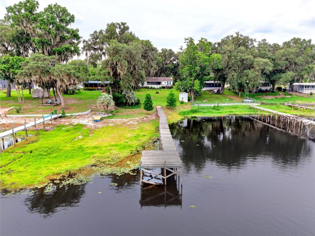 Photo 2 of 125 Ann St, Hawthorne, FL 32640
