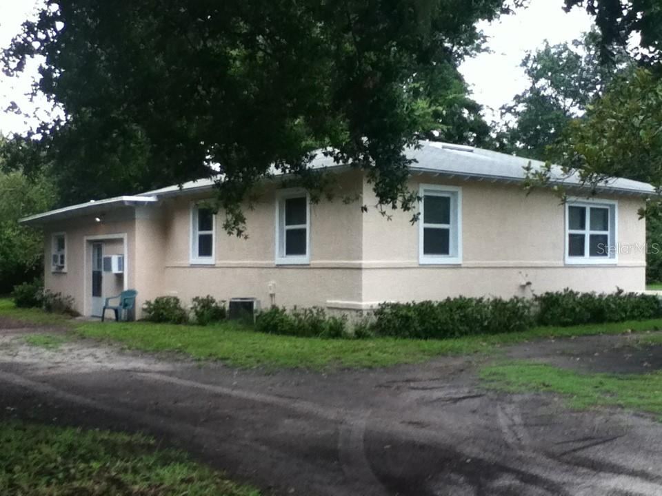 486 Oak St, New Smyrna Beach