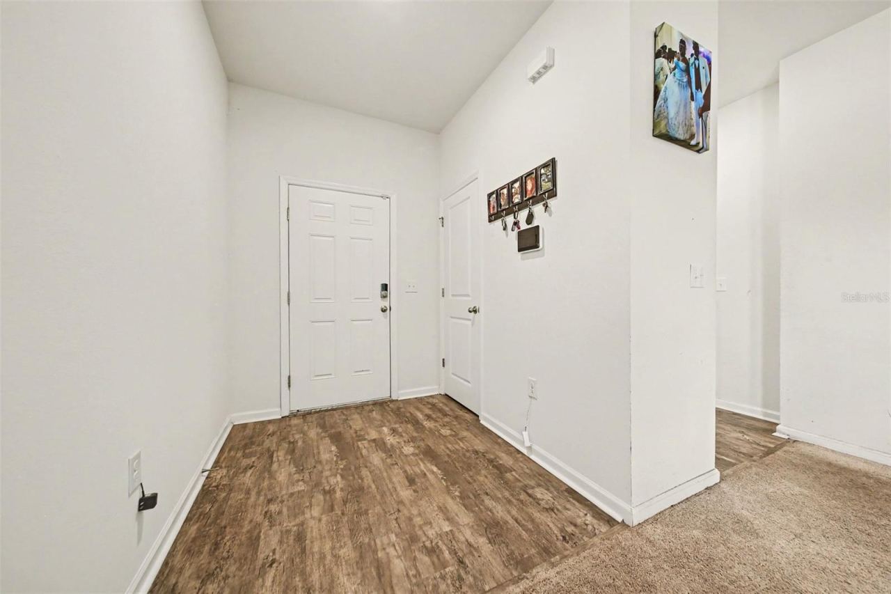 Photo 3 of 1006 Commuter Dr, Deltona, FL 32738