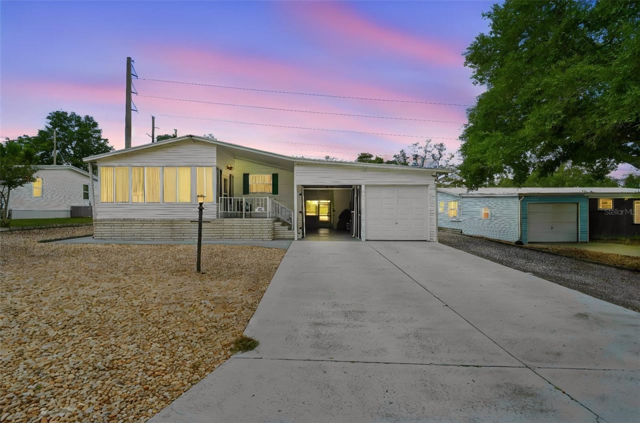 Photo 2 of 30 Florence Blvd, Debary, FL 32713