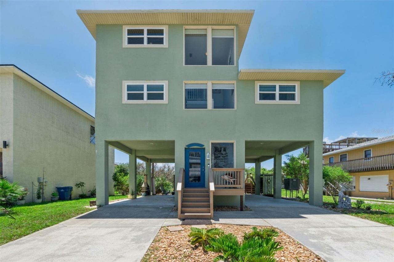 Photo 2 of 884 Catfish Ave, New Smyrna Beach, FL 32169