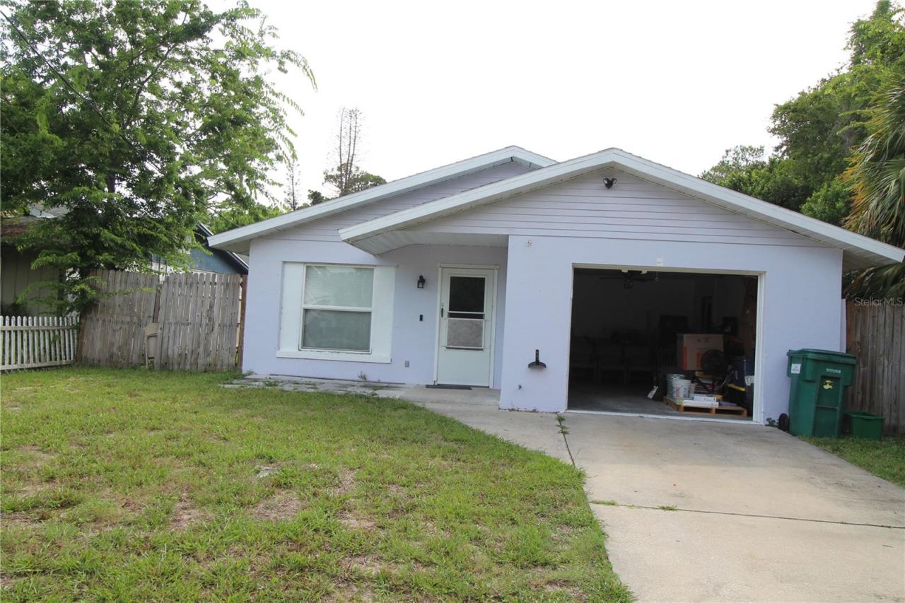 Photo 2 of 812 Oleander Ave, Holly Hill, FL 32117