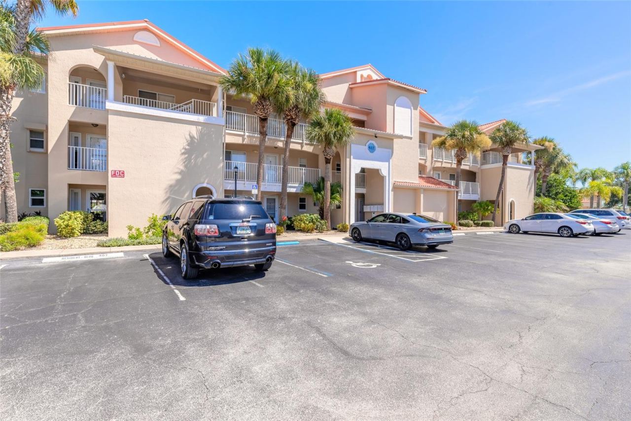 407 Bouchelle Dr #303, New Smyrna Beach