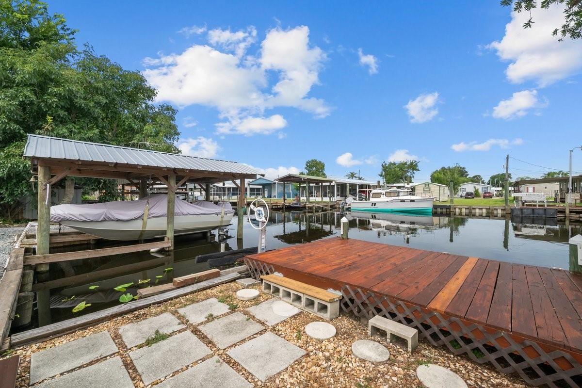 Photo 3 of 41 Scott St, Welaka, FL 32193