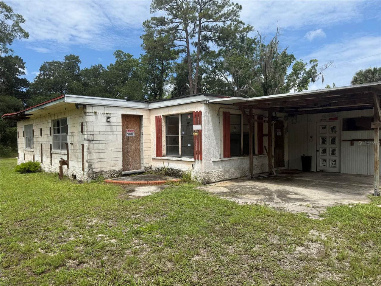 Photo 3 of 2857 W New York Ave, Deland, FL 32720