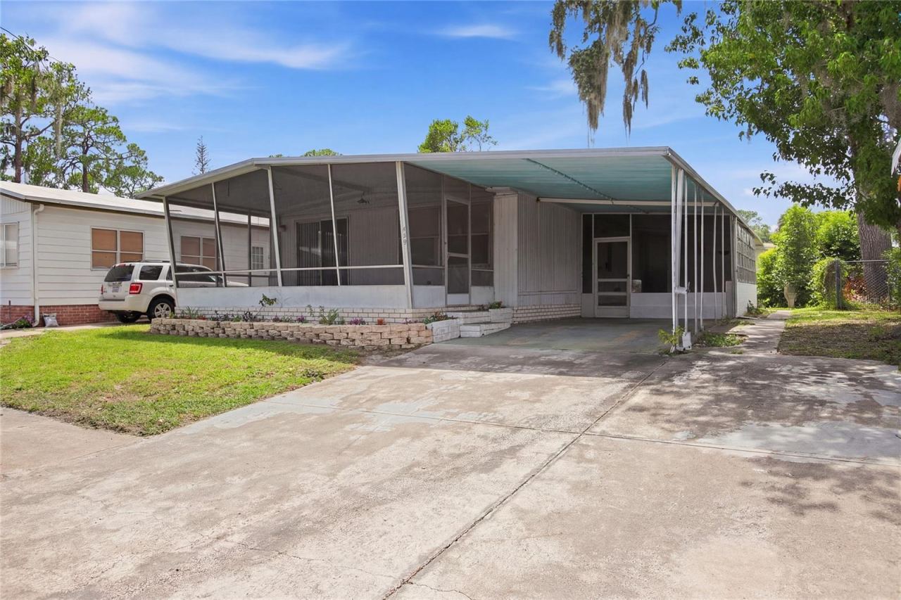 110 Maple Dr, Debary, FL 32713