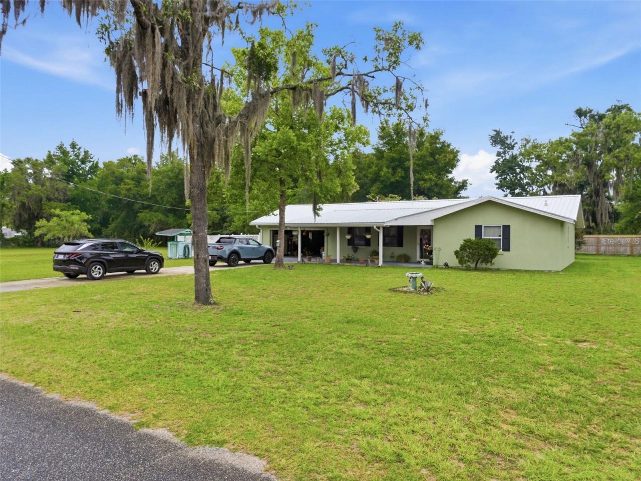 Photo 2 of 334 7th Way, Interlachen, FL 32148