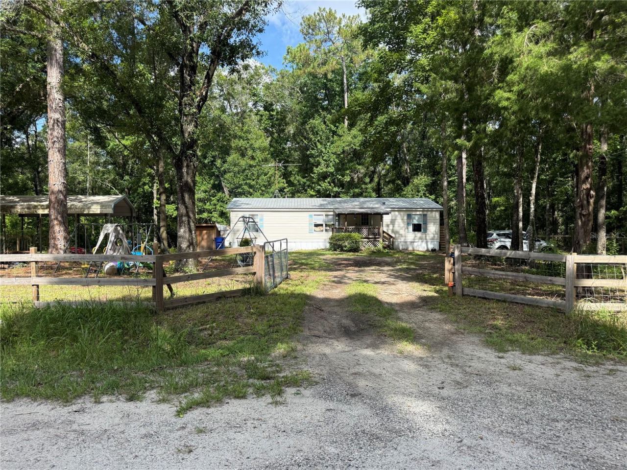 Photo 2 of 10225 Weatherby Ave, Hastings, FL 32145
