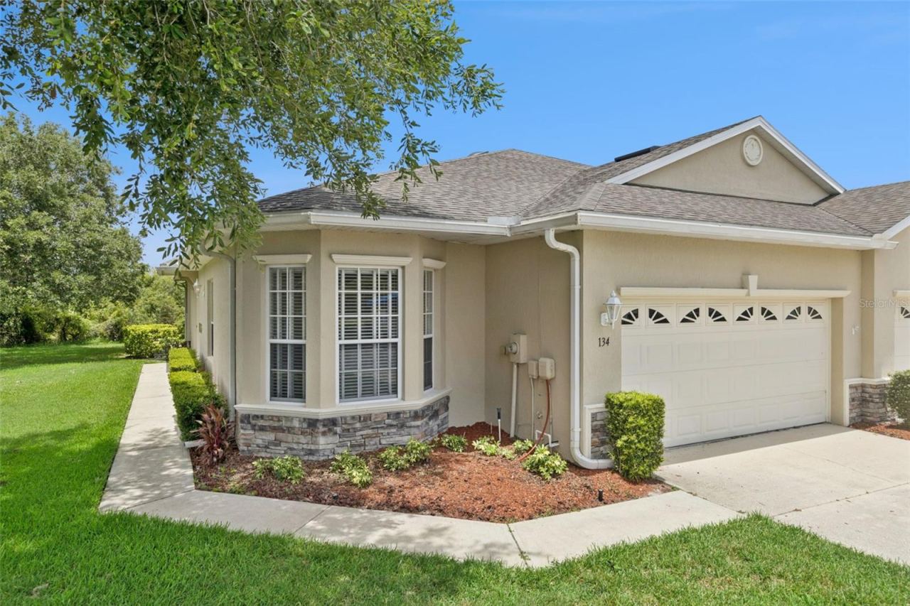 Photo 2 of 134 Lower Lake Ct, Debary, FL 32713
