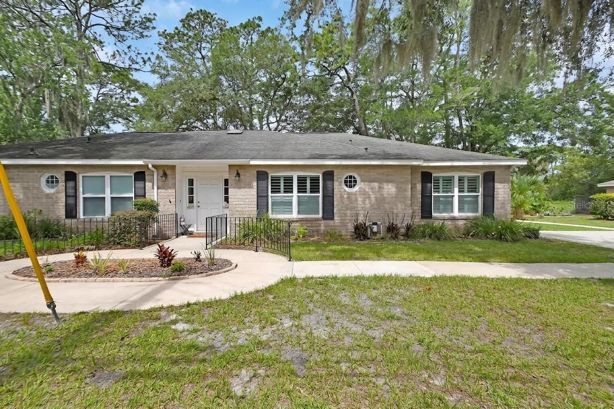 720 S Hill Ave #8b, Deland, FL 32724