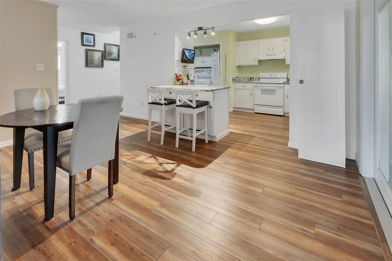 Photo 3 of 720 S Hill Ave #8b, Deland, FL 32724
