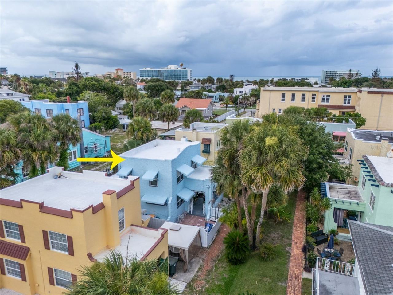 Photo 2 of 4 Clarendon Ct, Daytona Beach, FL 32118