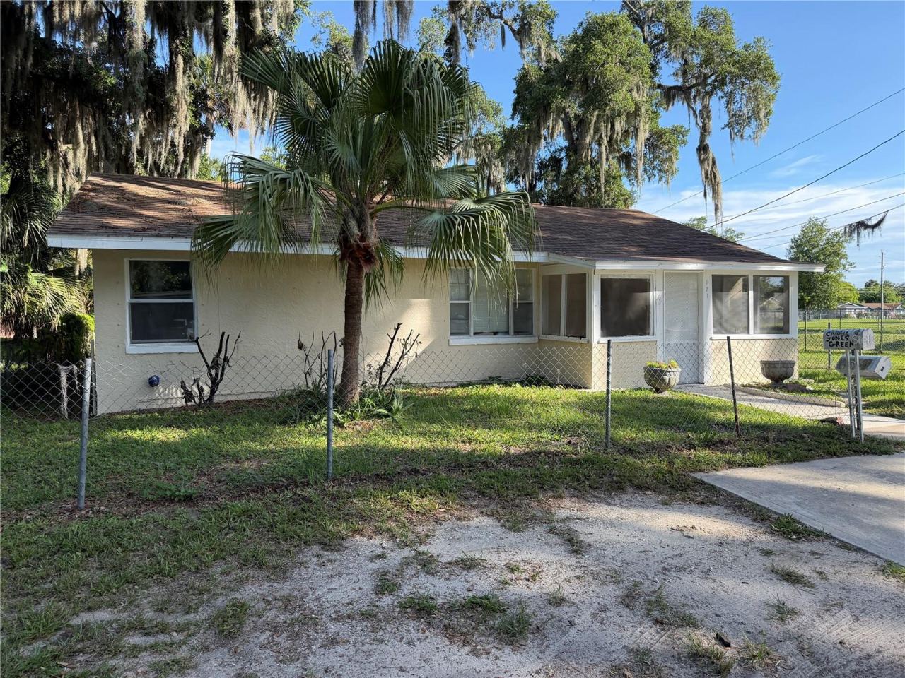 Photo 2 of 921 Winchester St, Daytona Beach, FL 32114