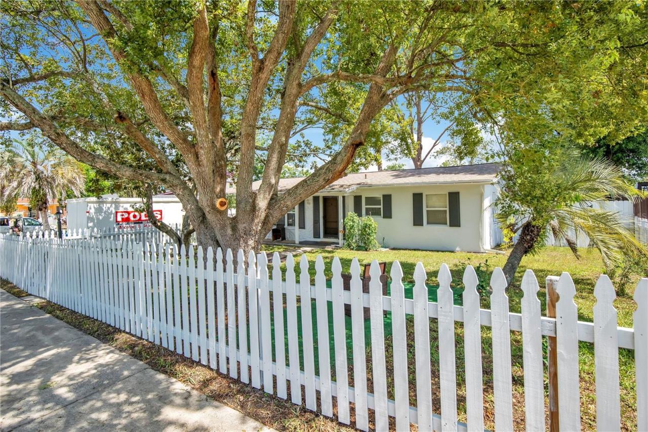 Photo 3 of 682 Merrimac St, Deltona, FL 32725