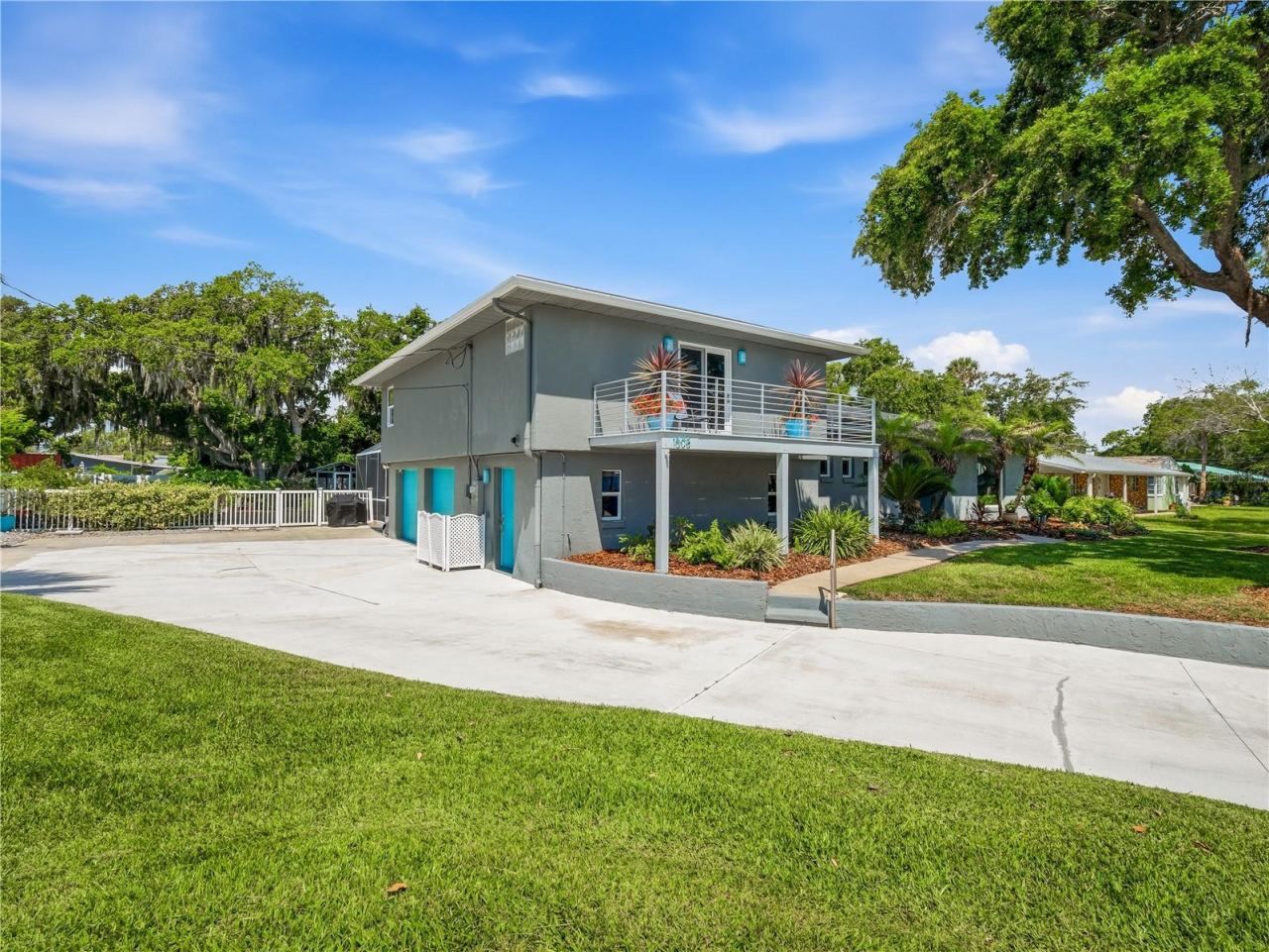 Photo 2 of 1508 S Riverside Dr, New Smyrna Beach, FL 32168