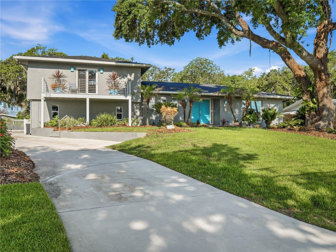 Photo 3 of 1508 S Riverside Dr, New Smyrna Beach, FL 32168
