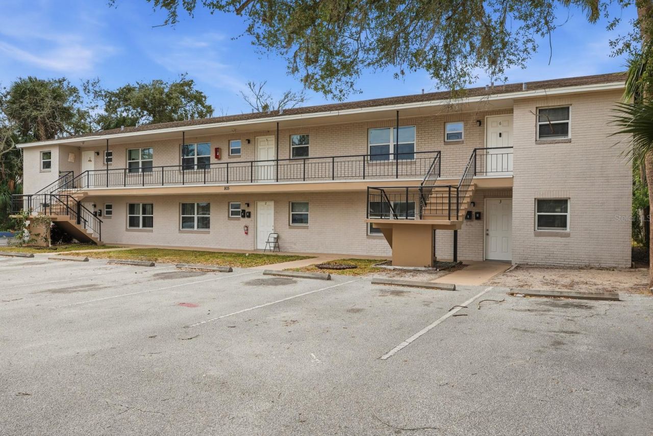 Photo 2 of 805 Louisville St, Port Orange, FL 32129