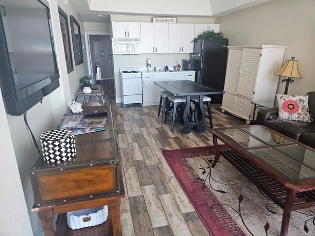 Photo 2 of 1909 S Atlantic Ave #102, Daytona Beach, FL 32118