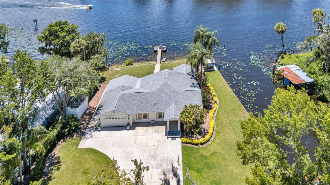 Photo 3 of 1645 Spring Garden Dr, Astor, FL 32102