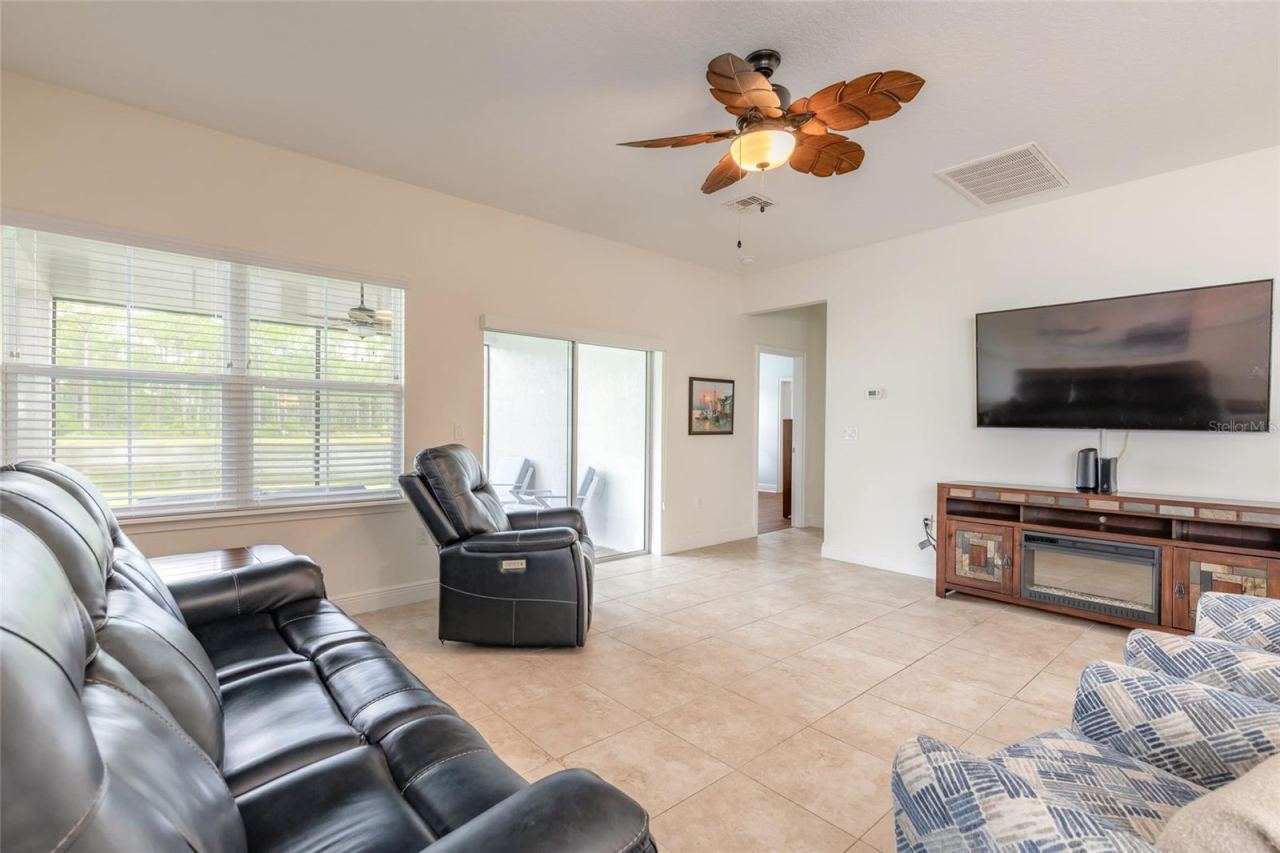Photo 3 of 5428 Hutchinson St, Port Orange, FL 32128