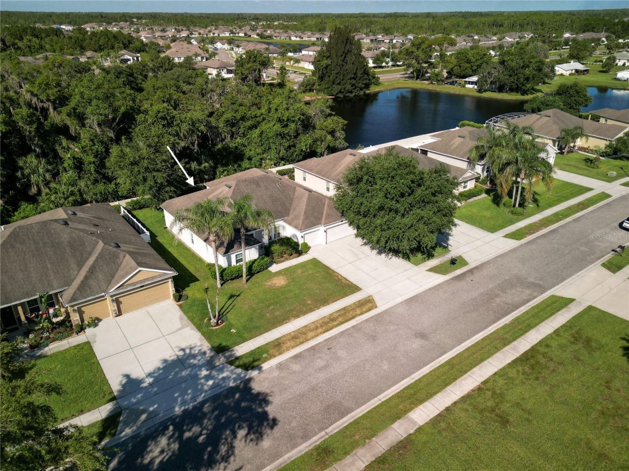 Photo 2 of 695 Grape Ivy Ln, New Smyrna Beach, FL 32168