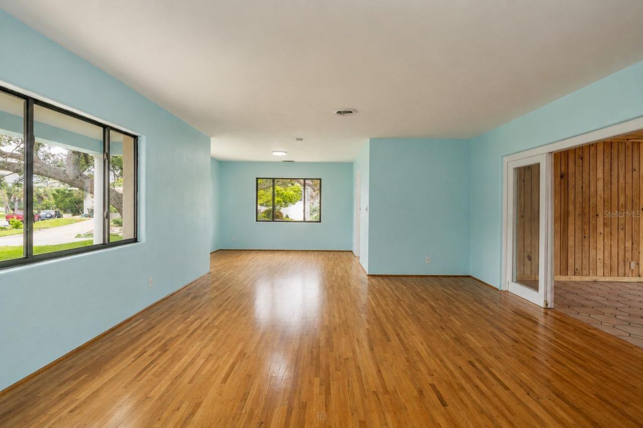 Photo 3 of 1460 N Peninsula Dr, Daytona Beach, FL 32118