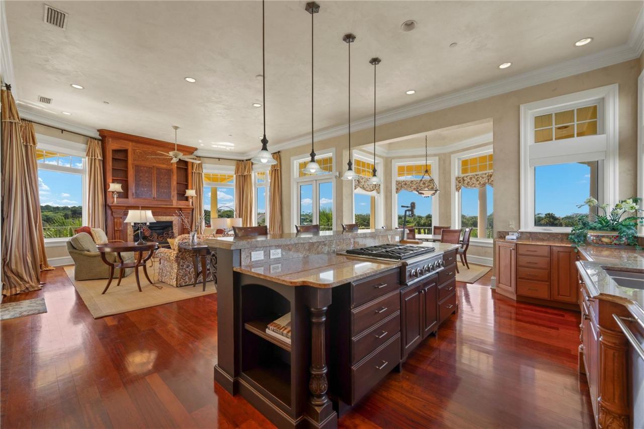 Photo 5 of 501 Granada Dr, Palm Coast, FL 32137