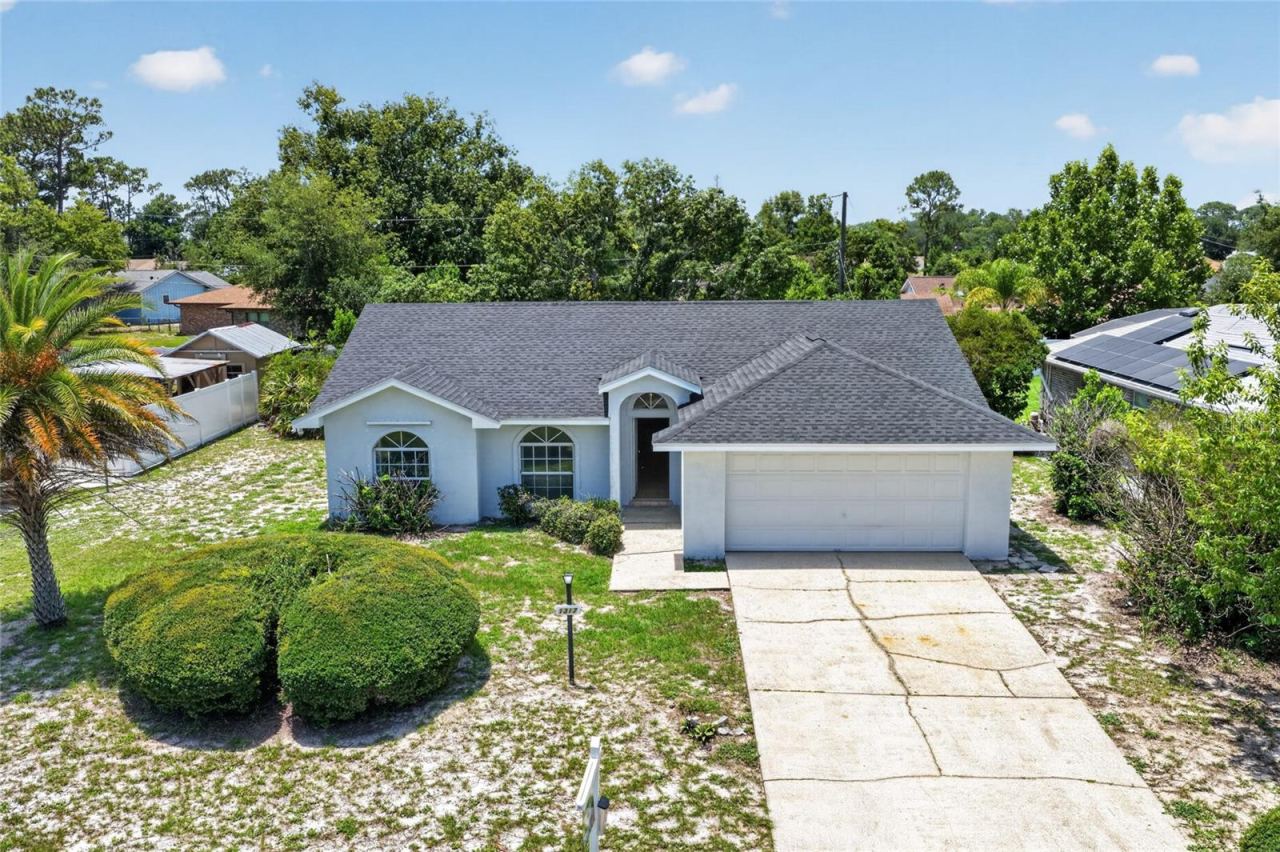 Photo 2 of 1317 Homeway Ln, Deltona, FL 32738
