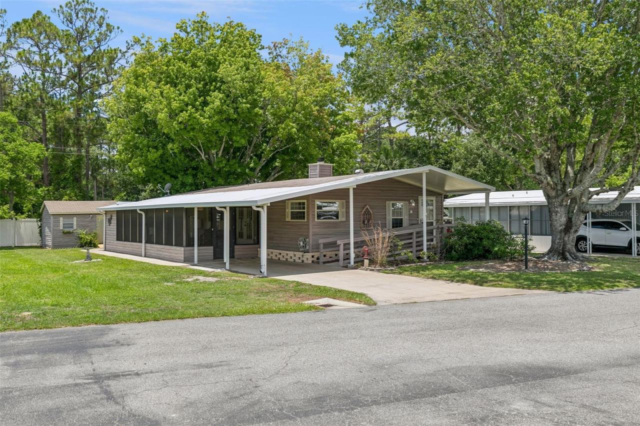 Photo 2 of 938 Blue Heron Blvd, Osteen, FL 32764