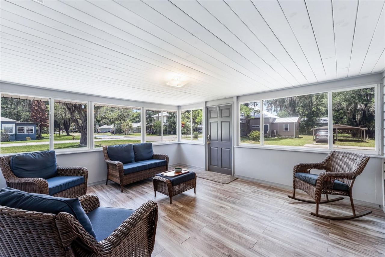 Photo 2 of 302 Park Ave, Hastings, FL 32145
