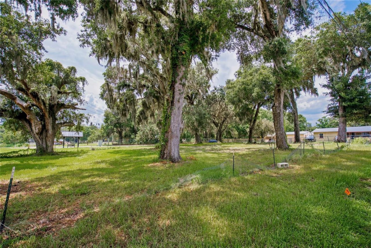 Photo 2 of 720 Huntington Rd, Crescent City, FL 32112