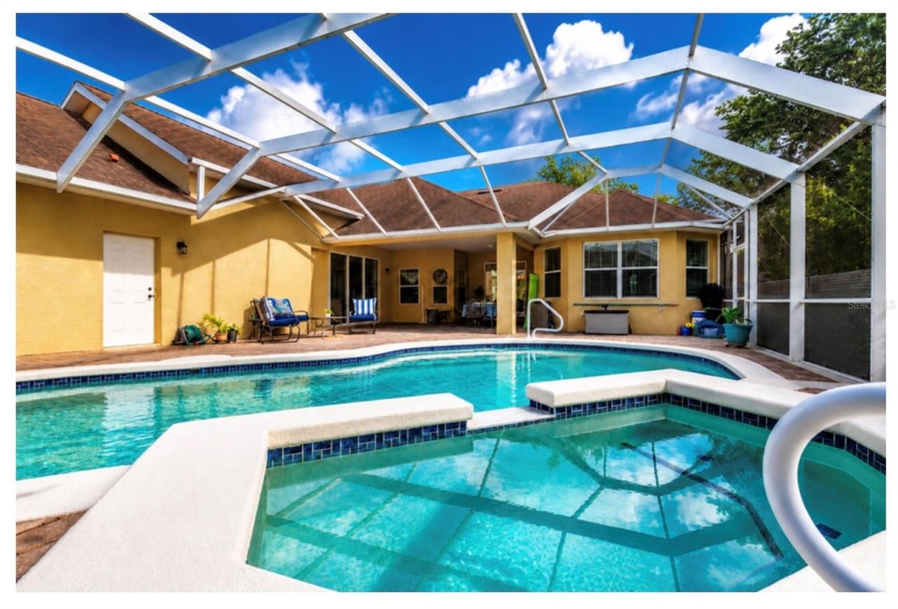 Photo 3 of 24 Lakeside Pl W, Palm Coast, FL 32137